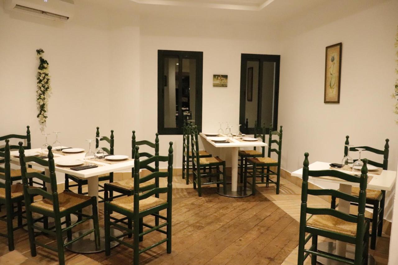 Hostal Restaurante Benalup Golf Екстер'єр фото